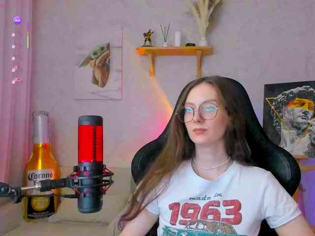 KiraRumGirl webcam