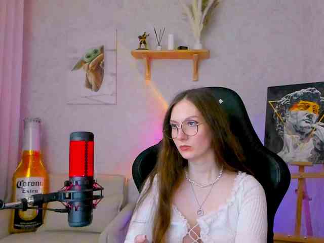 KiraRumGirl webcam