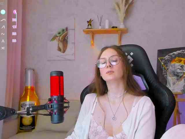 KiraRumGirl webcam