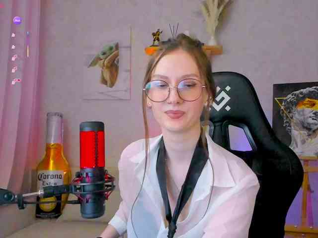 KiraRumGirl webcam