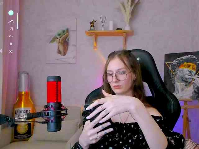 KiraRumGirl webcam