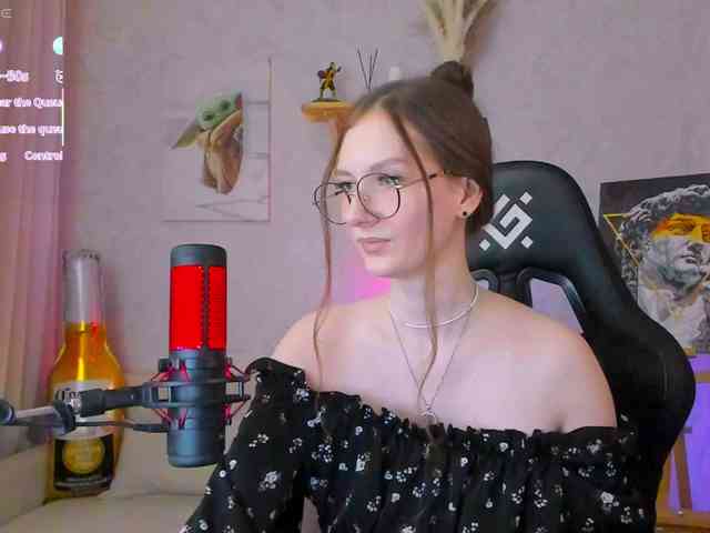 KiraRumGirl webcam