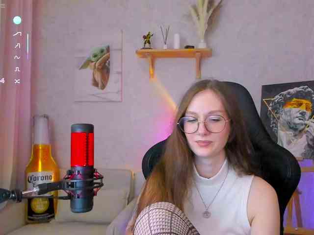 KiraRumGirl webcam