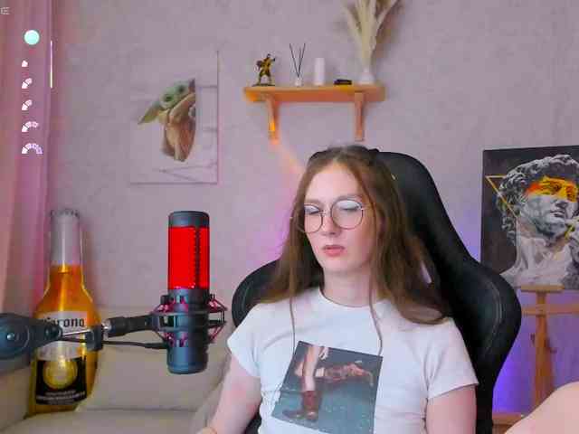 KiraRumGirl webcam