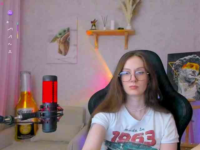 KiraRumGirl webcam