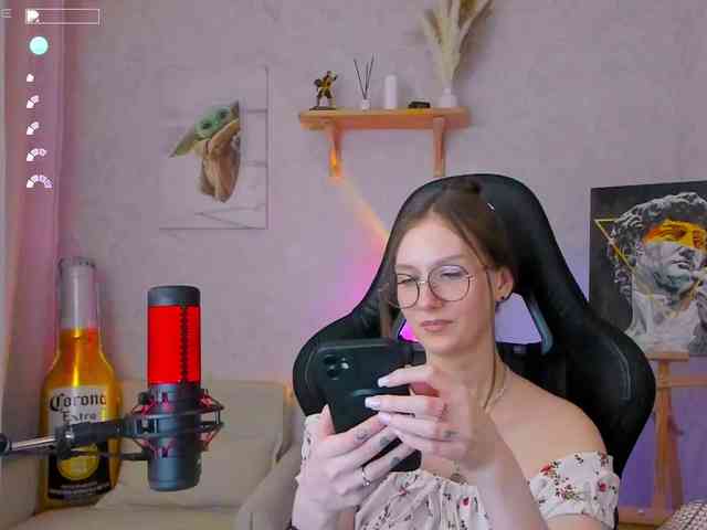 KiraRumGirl webcam
