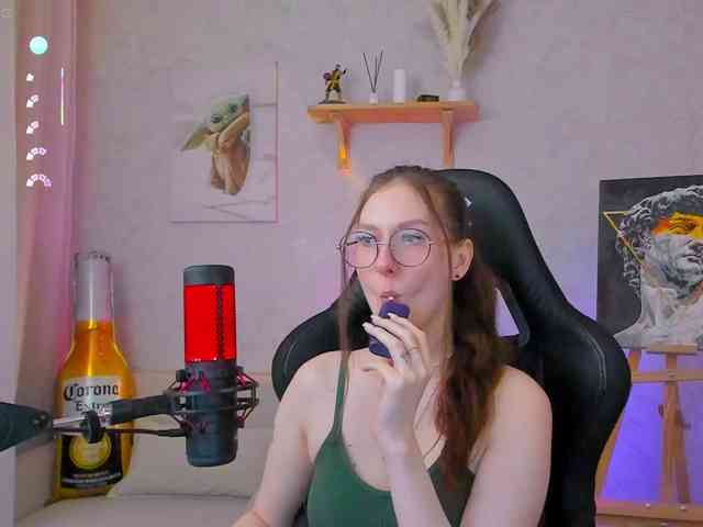 KiraRumGirl webcam