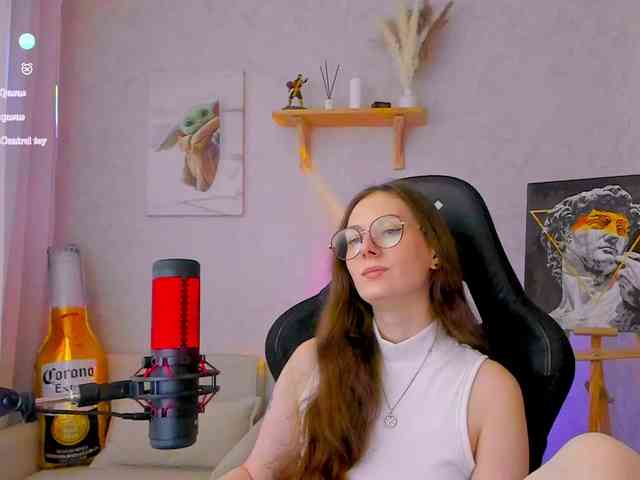 KiraRumGirl webcam