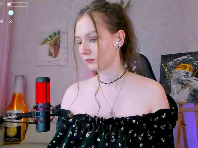 KiraRumGirl webcam