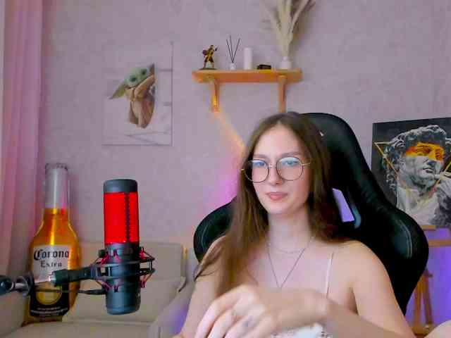 KiraRumGirl webcam