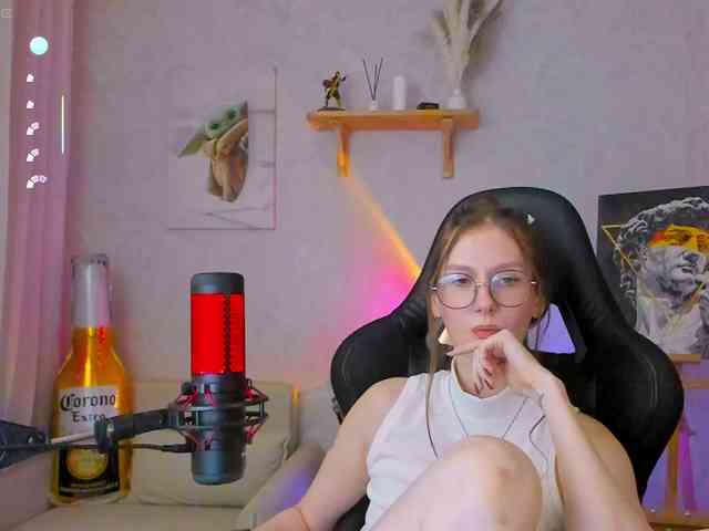 KiraRumGirl webcam