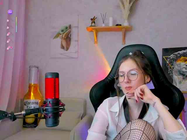 KiraRumGirl webcam