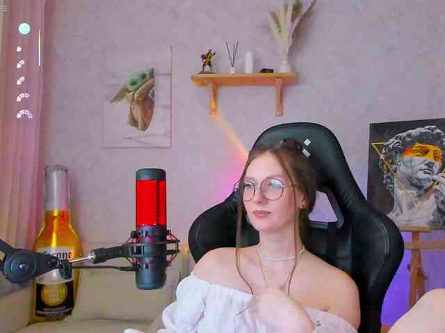 KiraRumGirl webcam