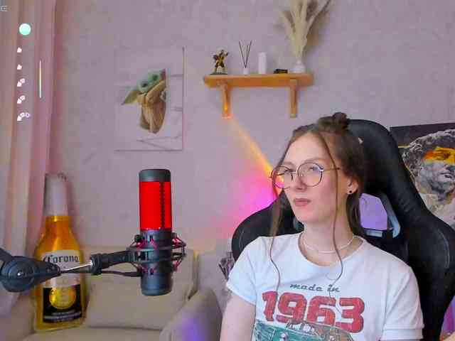 KiraRumGirl webcam