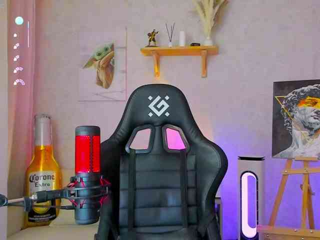 KiraRumGirl webcam