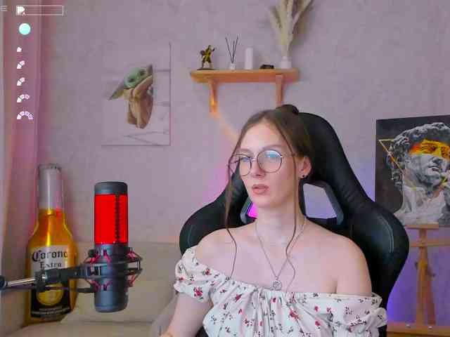 KiraRumGirl webcam