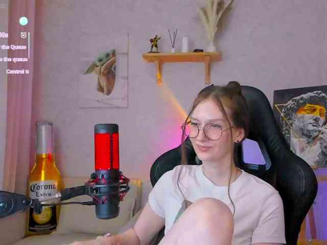 KiraRumGirl webcam