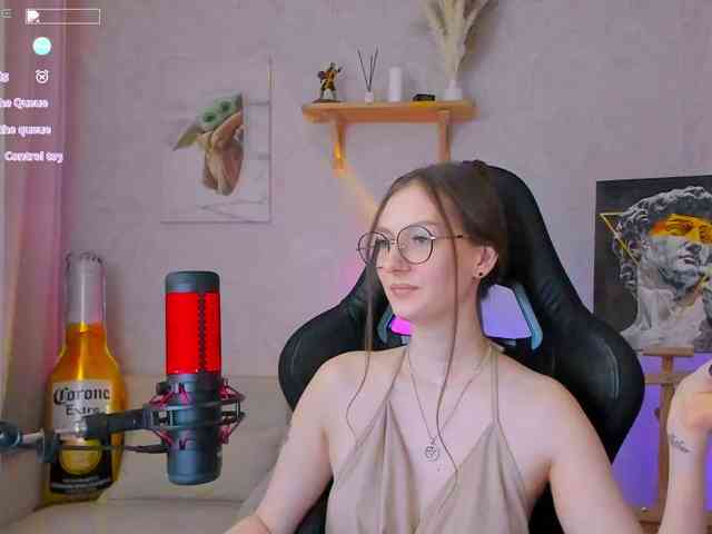 KiraRumGirl webcam