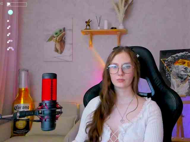 KiraRumGirl webcam