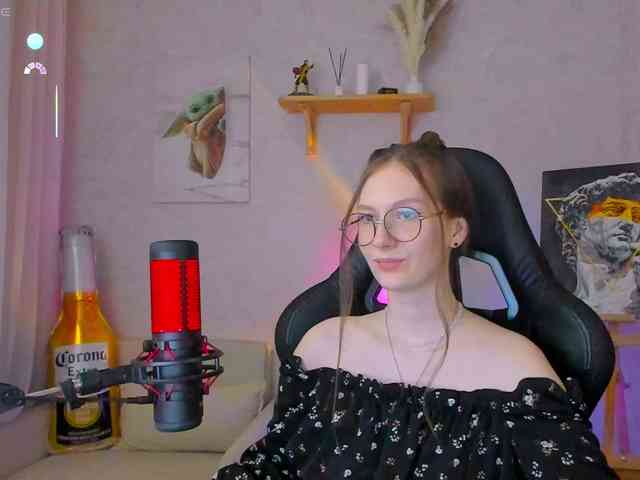 KiraRumGirl webcam