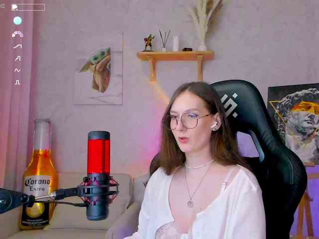 KiraRumGirl webcam