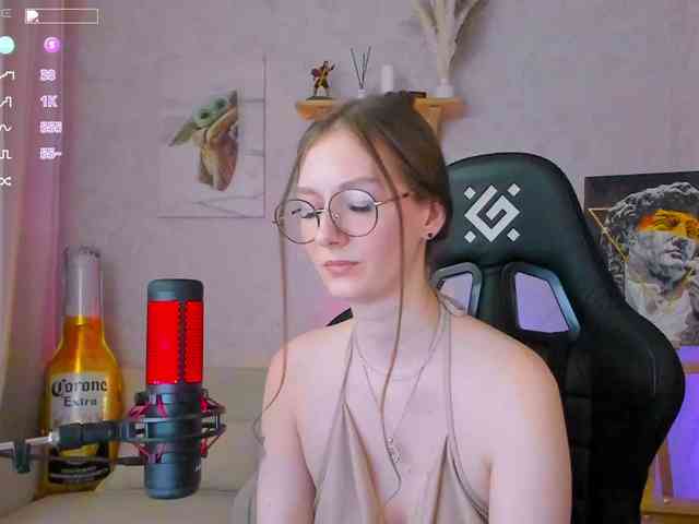 KiraRumGirl webcam
