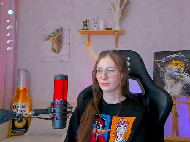 KiraRumGirl webcam