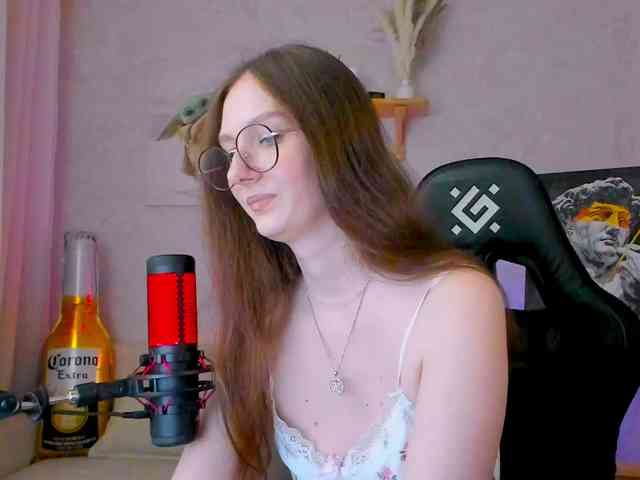 KiraRumGirl webcam