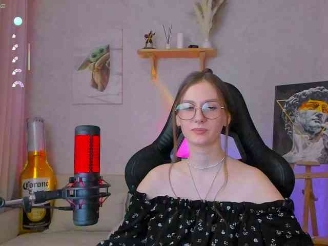 KiraRumGirl webcam