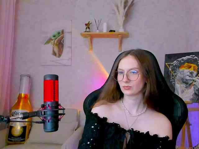 KiraRumGirl webcam