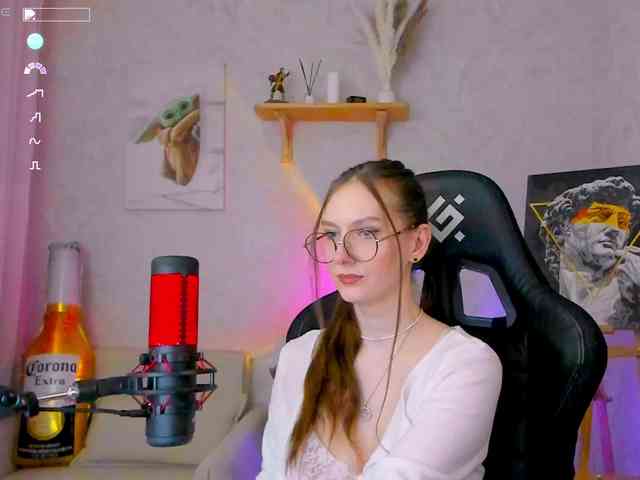 KiraRumGirl webcam