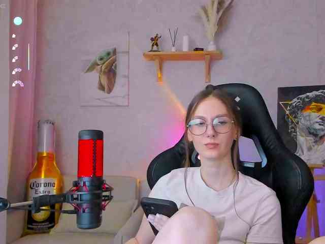 KiraRumGirl webcam