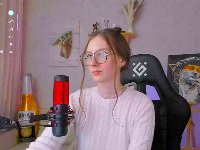 KiraRumGirl webcam