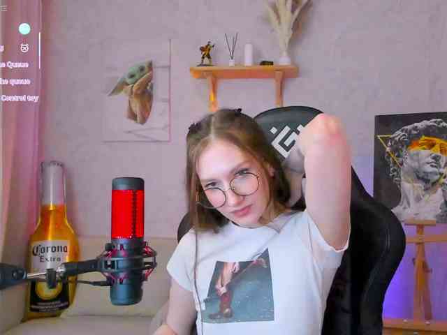 KiraRumGirl webcam