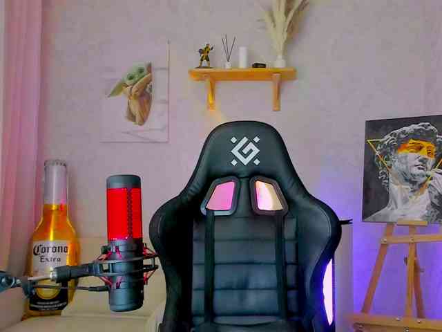 KiraRumGirl webcam
