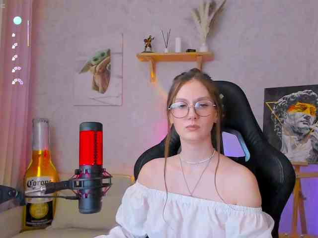 KiraRumGirl webcam