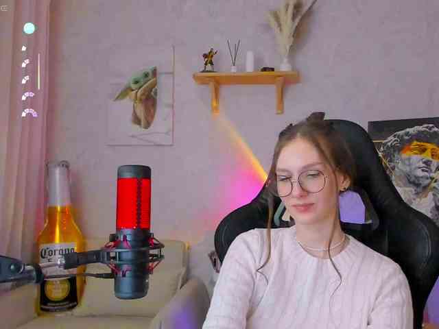 KiraRumGirl webcam