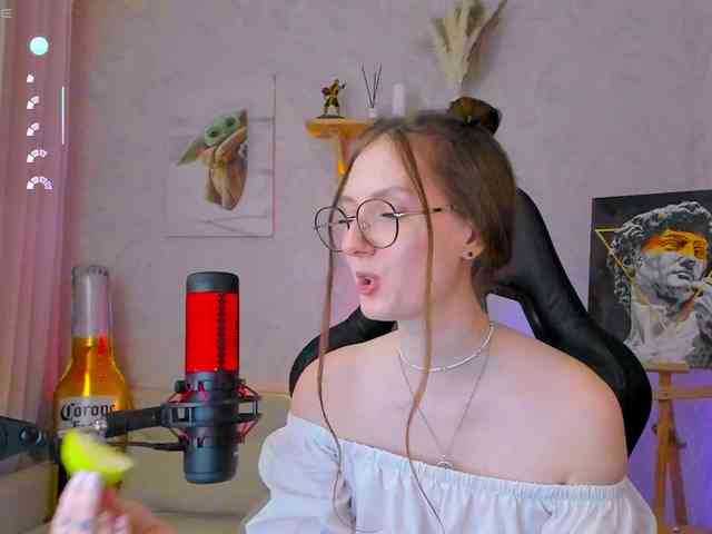KiraRumGirl webcam