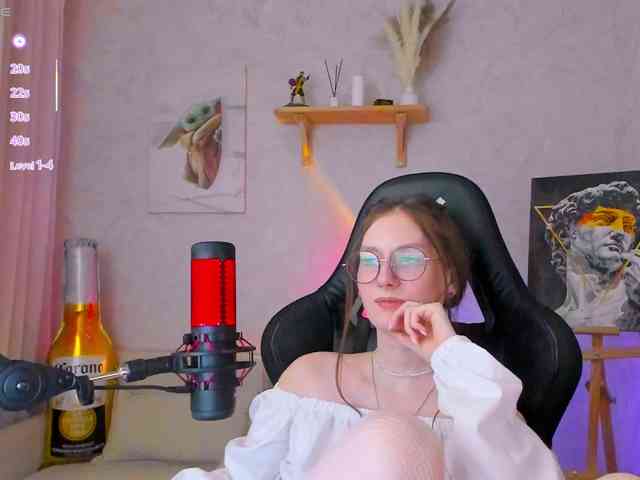 KiraRumGirl webcam