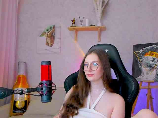 Модель: KiraRumGirl