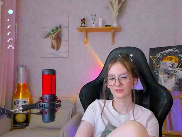 KiraRumGirl webcam