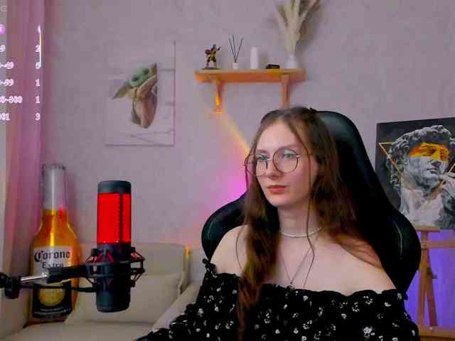 KiraRumGirl webcam