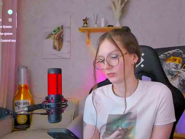 KiraRumGirl webcam