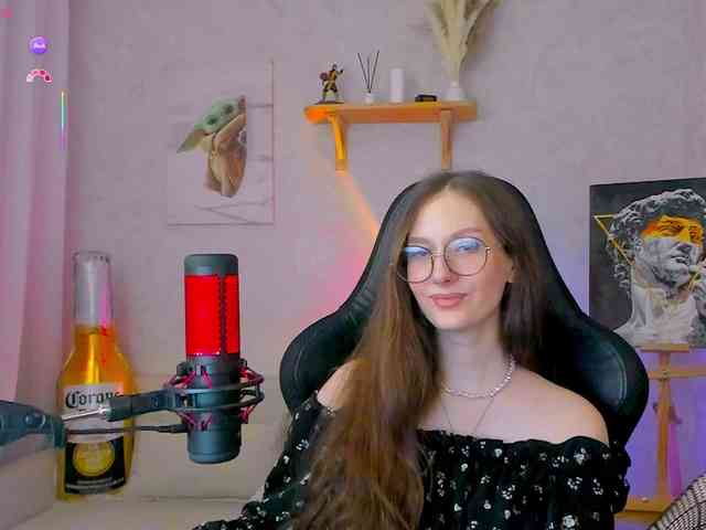 KiraRumGirl webcam