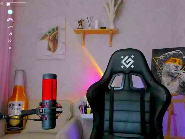 KiraRumGirl webcam