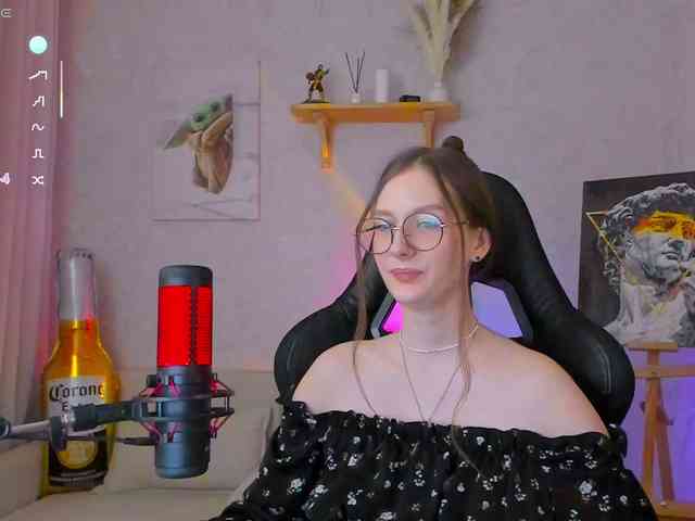 KiraRumGirl webcam