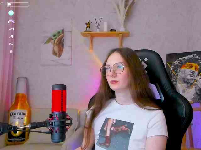 KiraRumGirl webcam