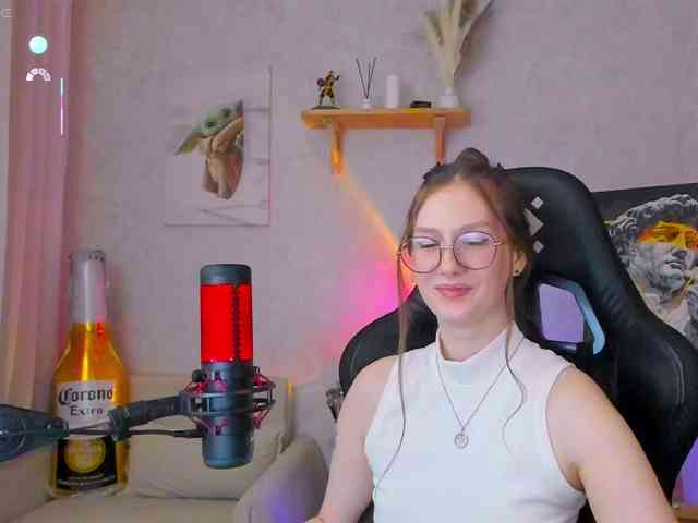 KiraRumGirl webcam