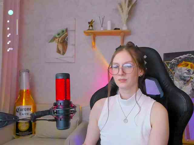 KiraRumGirl webcam