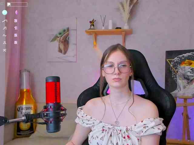 KiraRumGirl webcam